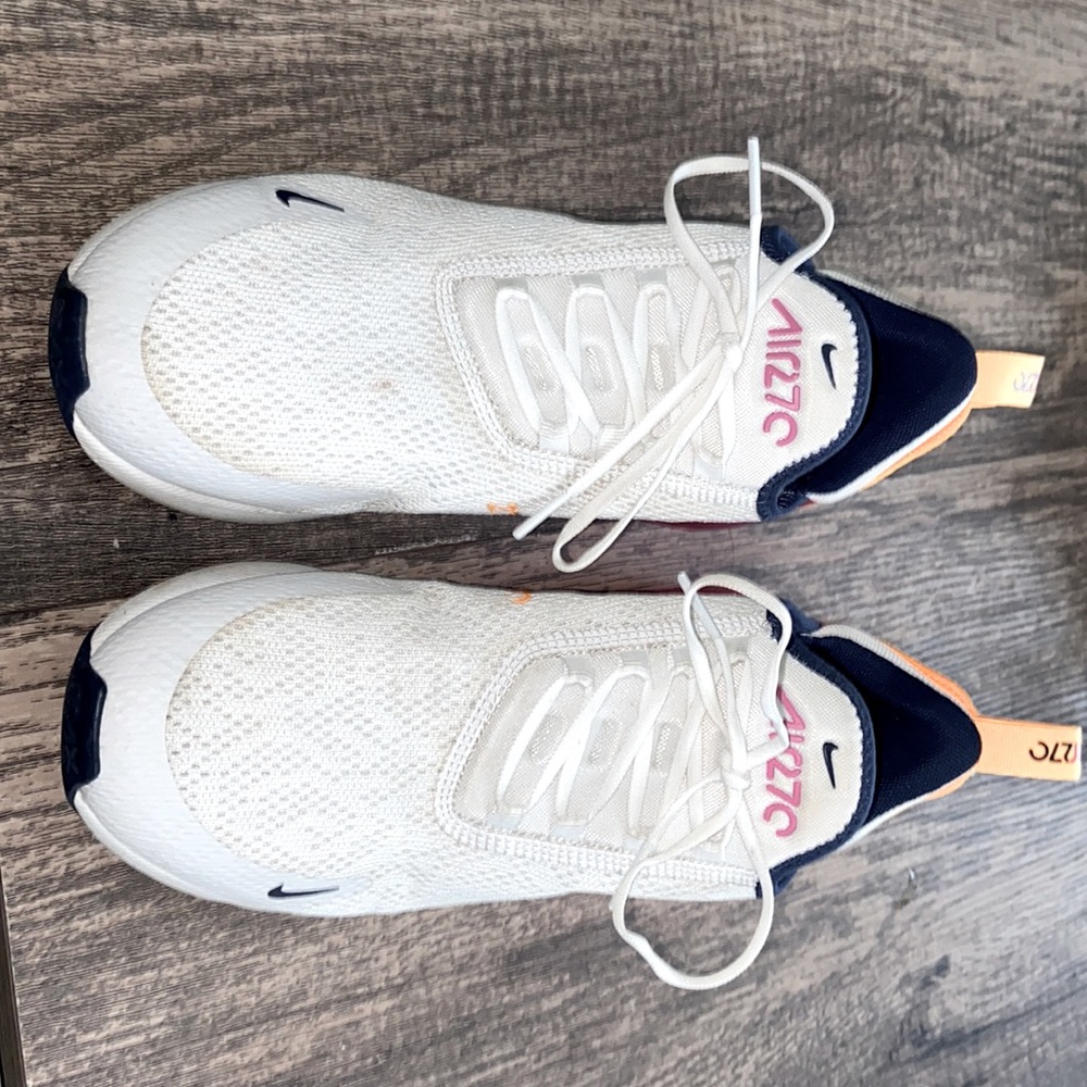 Nike air maxes